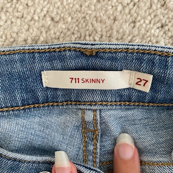Levi’s 711 Skinny Jeans - Picture 6 of 8